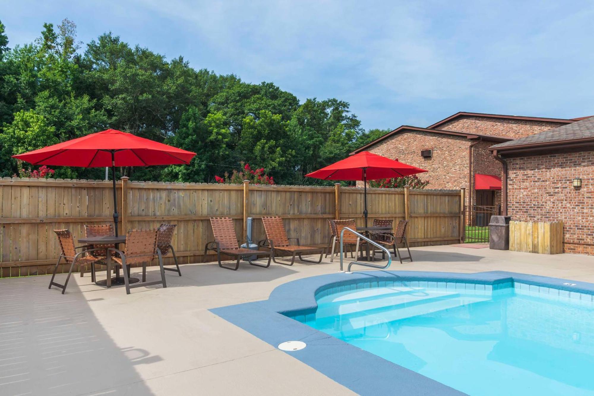 Best Western Auburn/Opelika Inn Экстерьер фото