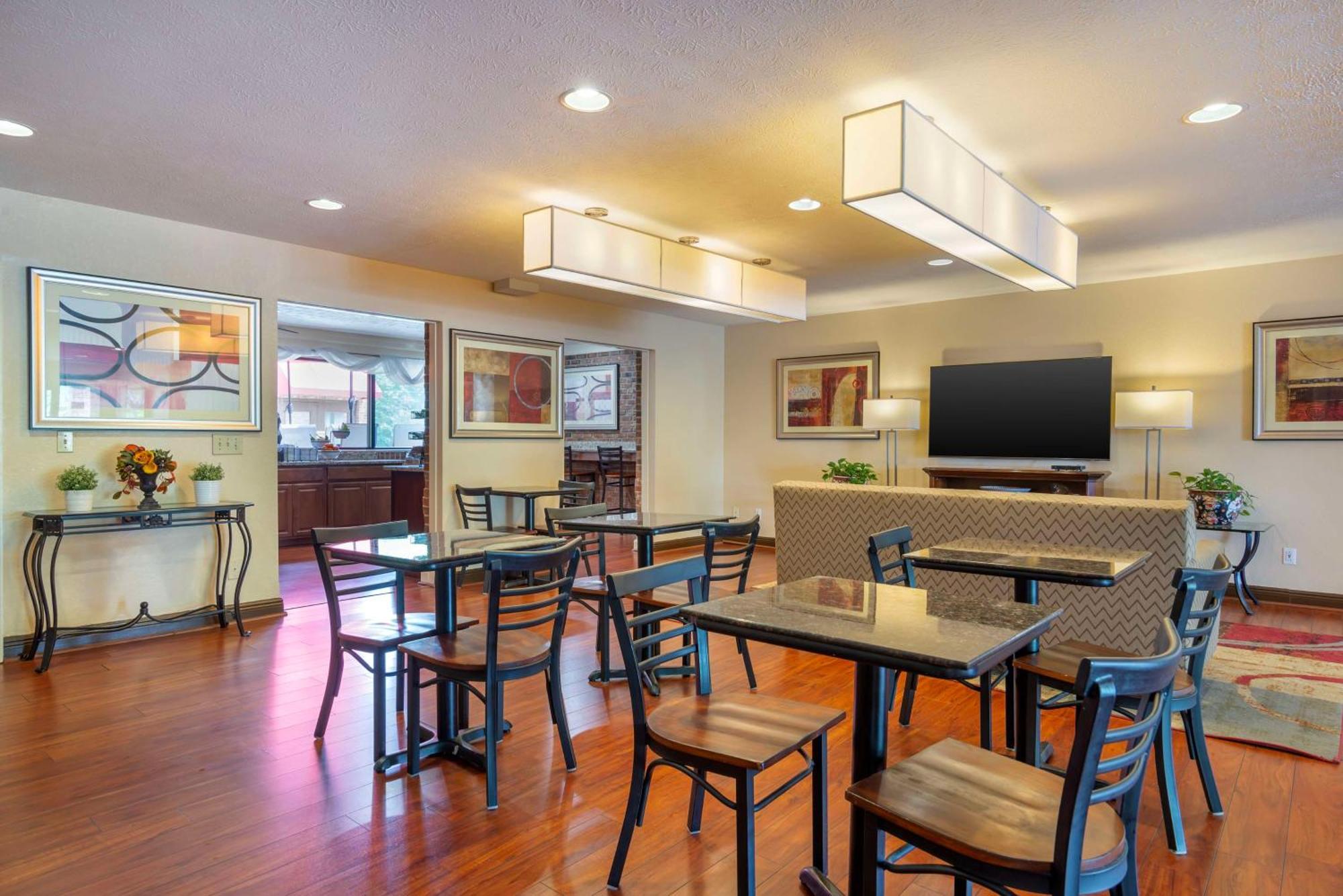 Best Western Auburn/Opelika Inn Экстерьер фото