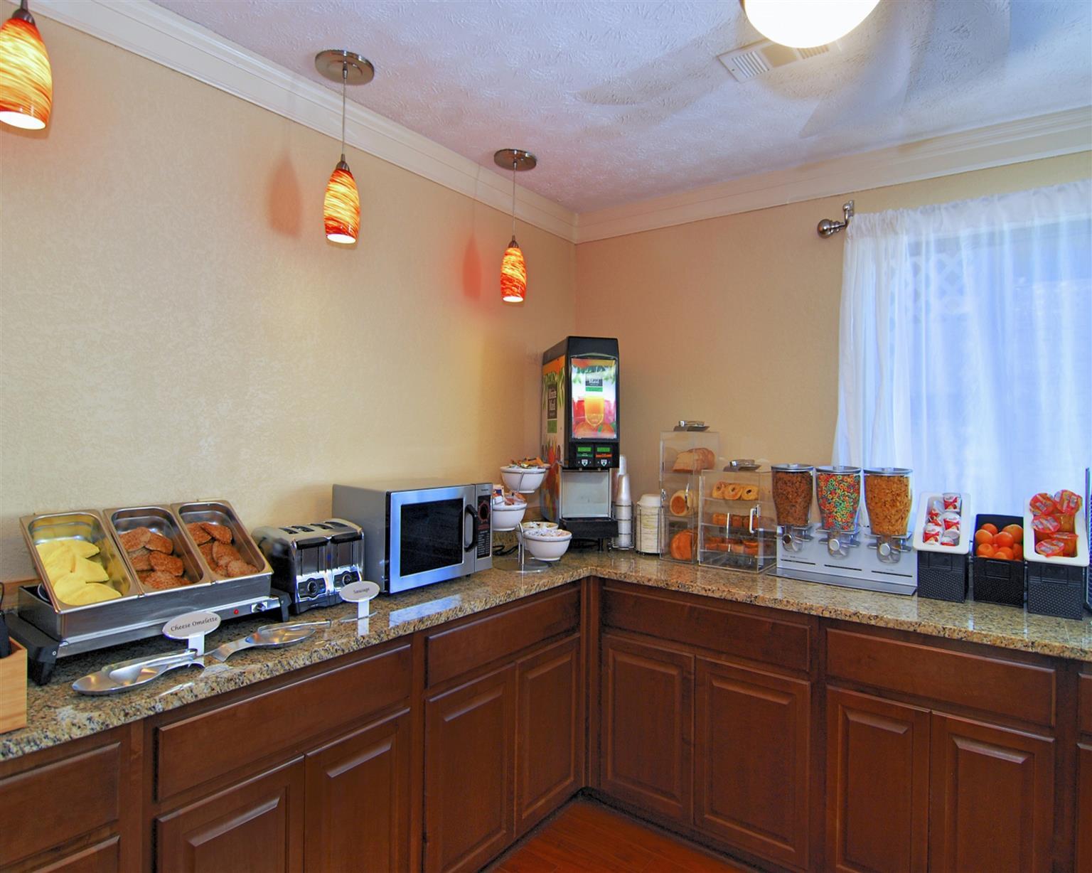 Best Western Auburn/Opelika Inn Экстерьер фото
