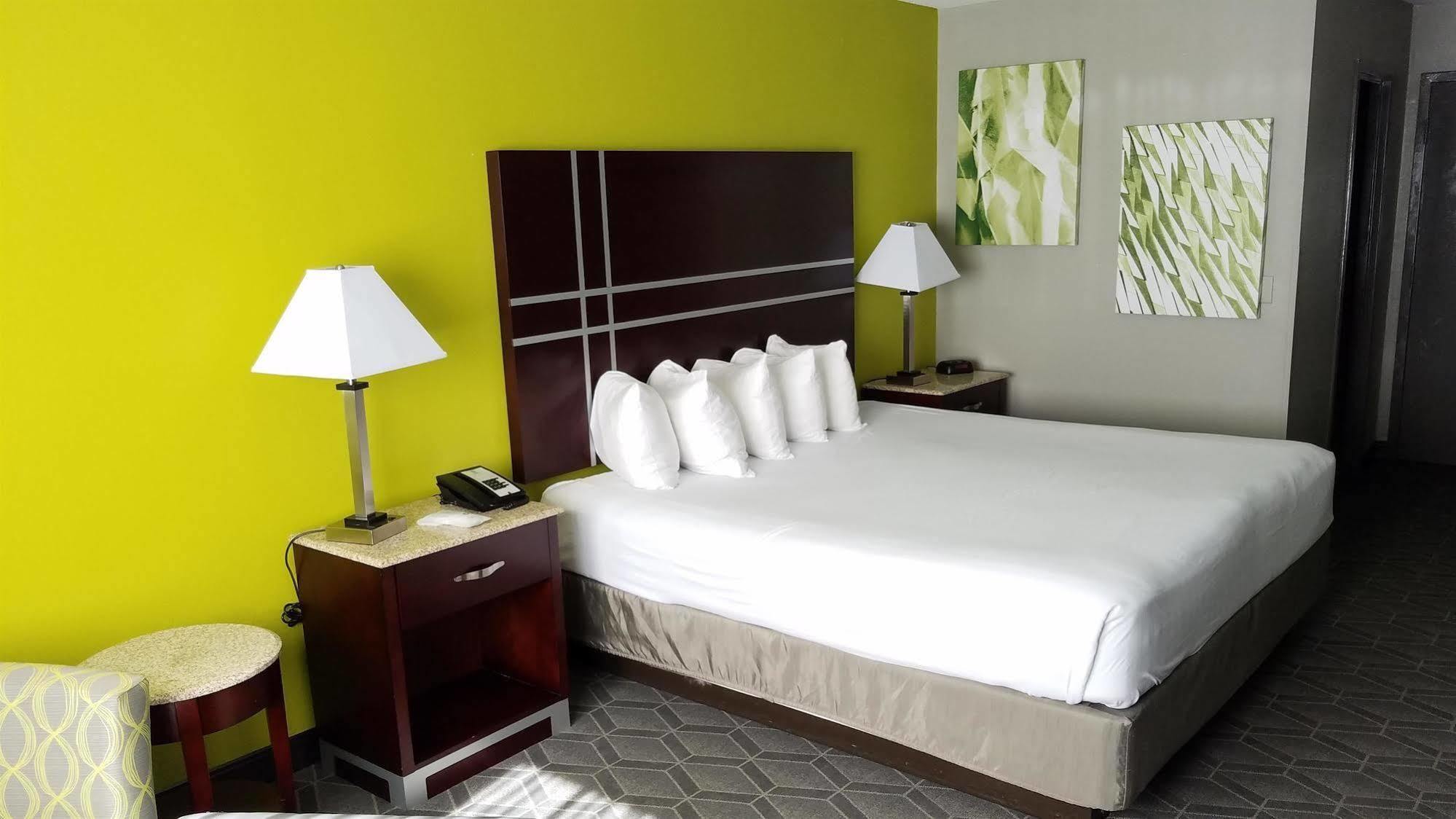 Best Western Auburn/Opelika Inn Экстерьер фото